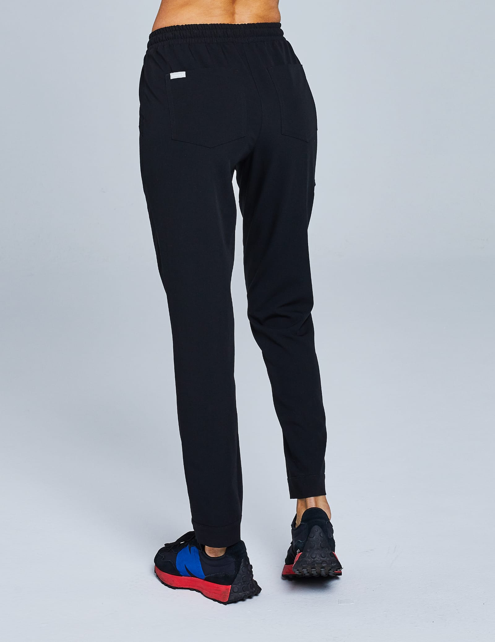 Pantaloni pentru femei Basic - BLACK