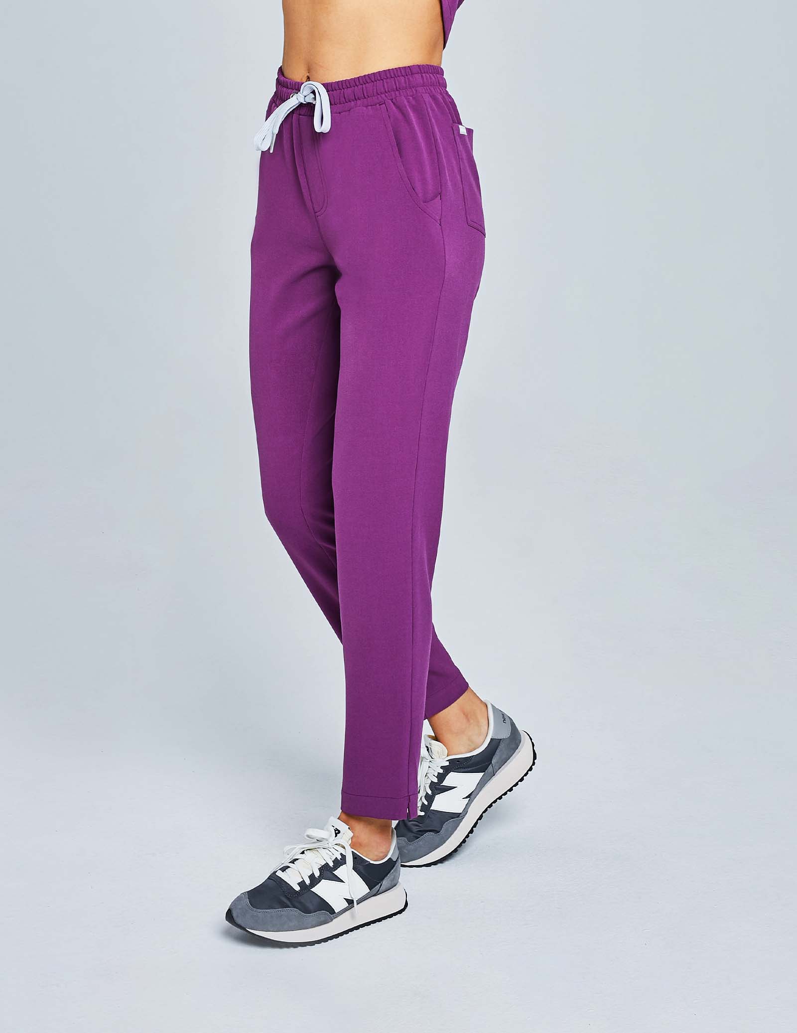 Pantaloni pentru femei Basic - GRAPE PURPLE