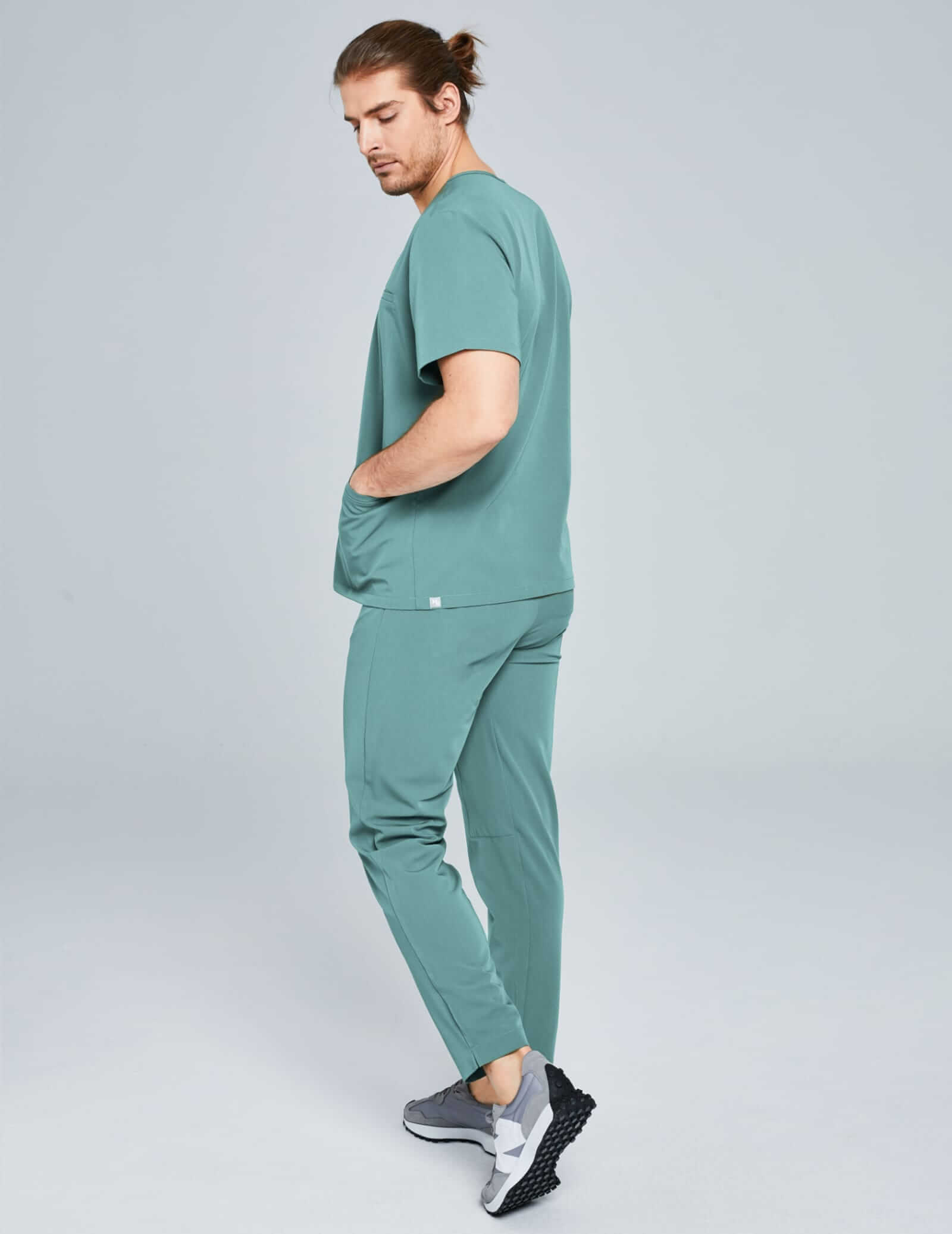 Pantaloni basic pentru bărbați - DUSTY GREEN