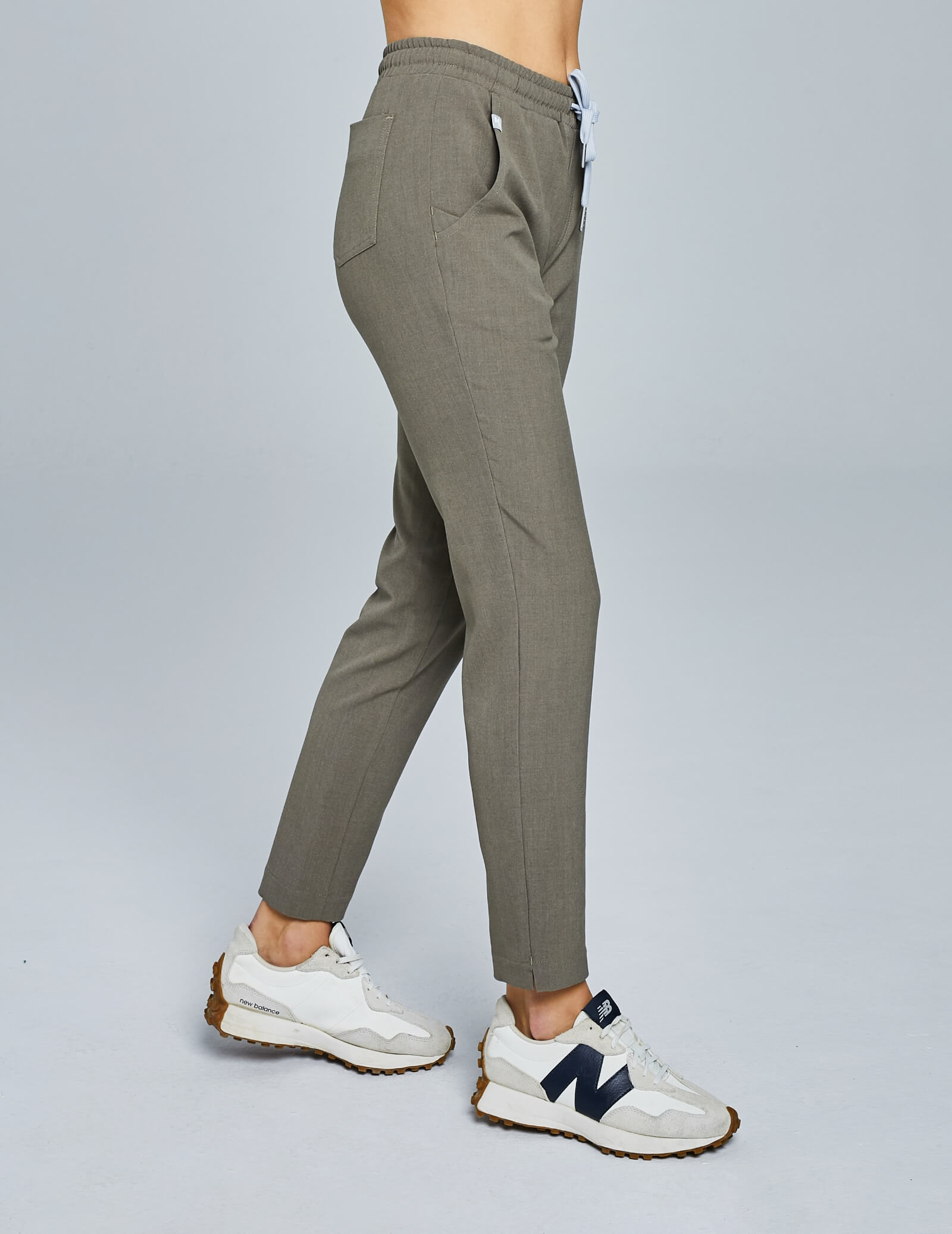 Pantaloni pentru femei Basic - DARK SAND