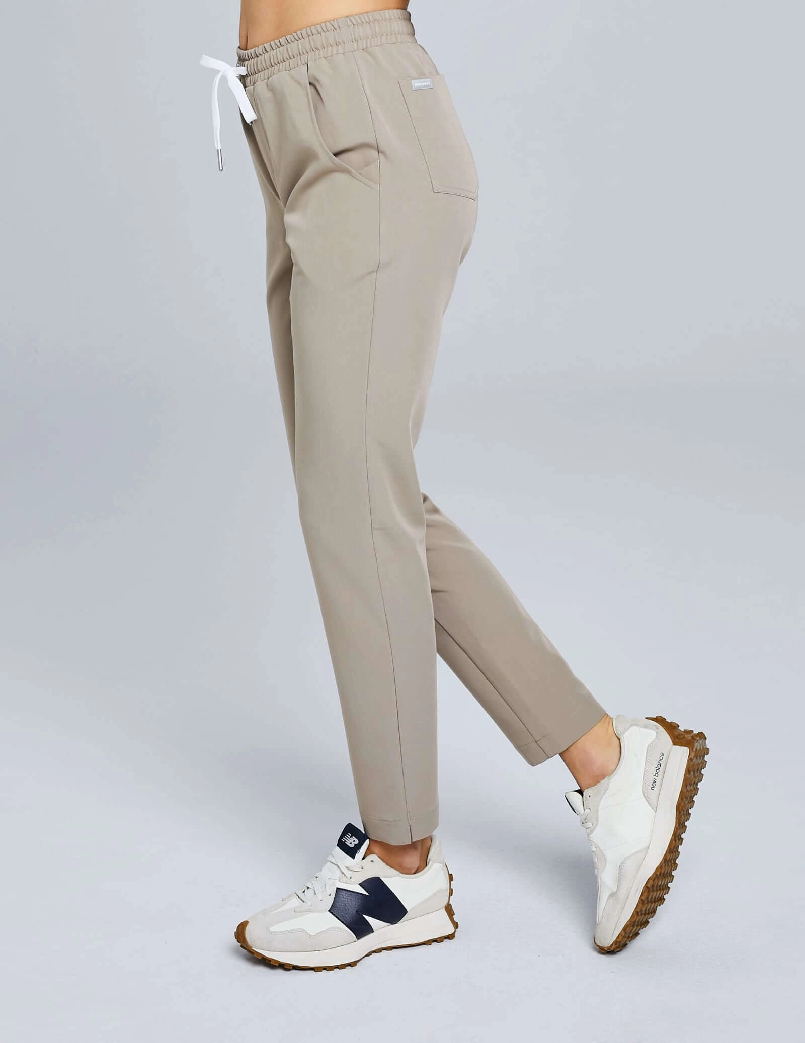 OUTLET Pantaloni basic pentru femei - BEIGE