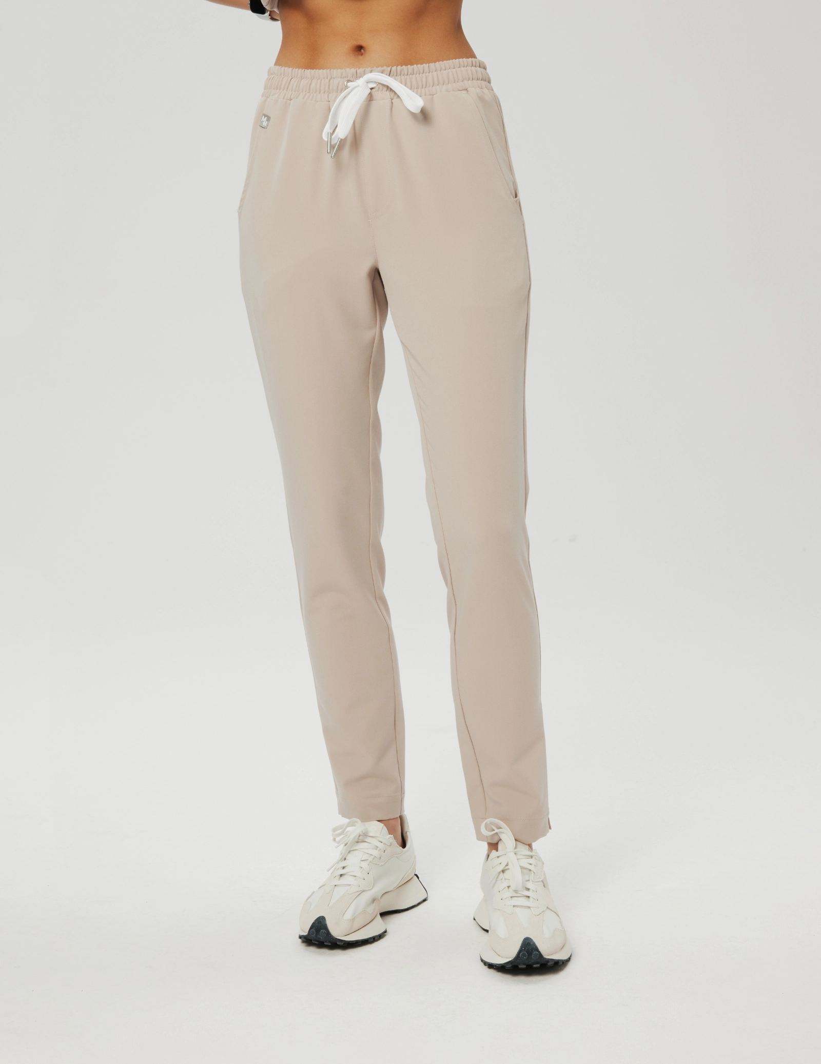 Pantaloni pentru femei Basic - COCONUT