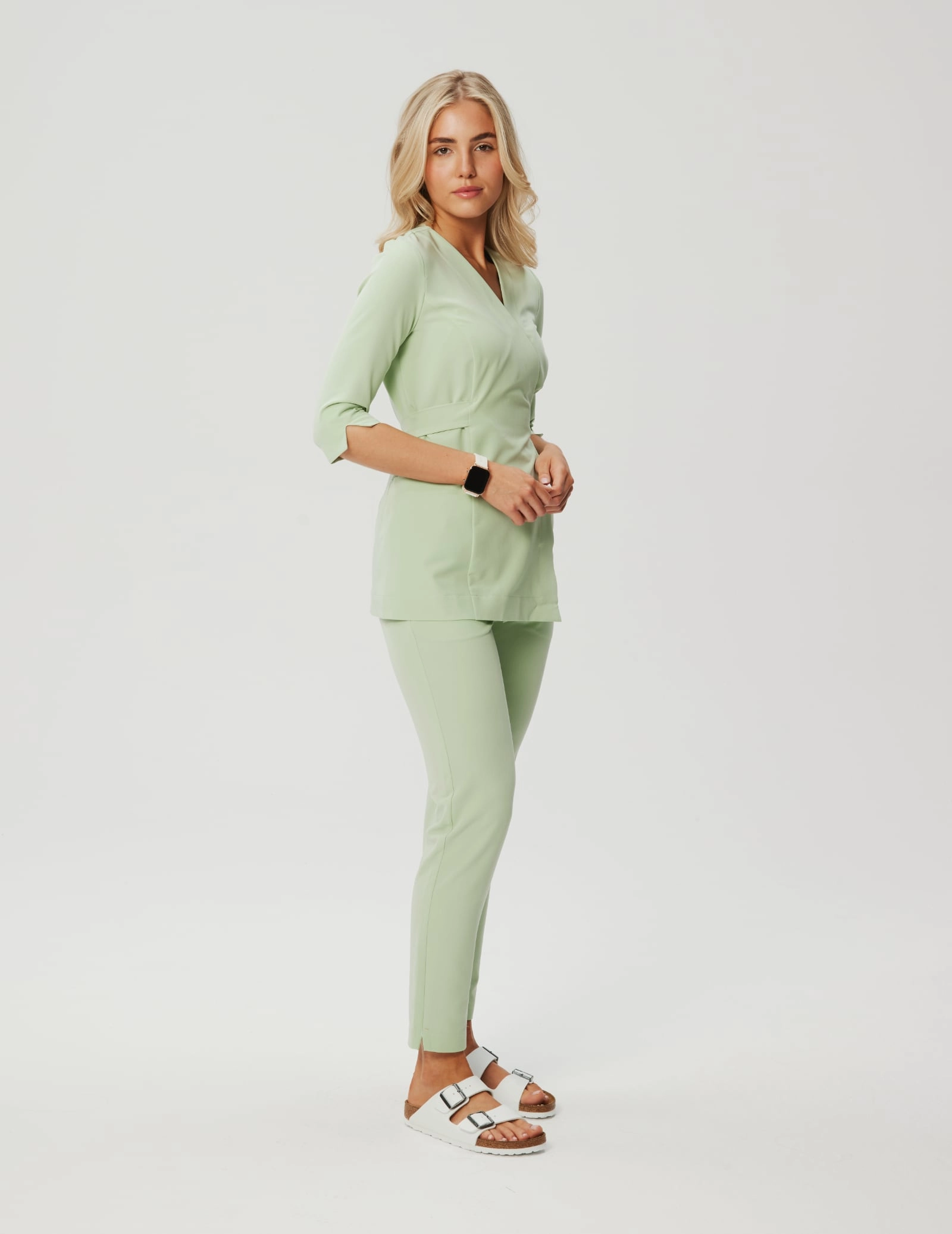 Pantaloni pentru femei Basic - MATCHA LATTE